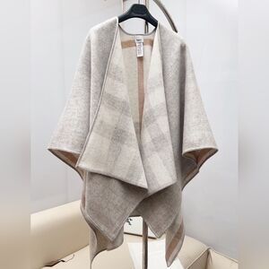 Burberry Reversible Cashmere Cape